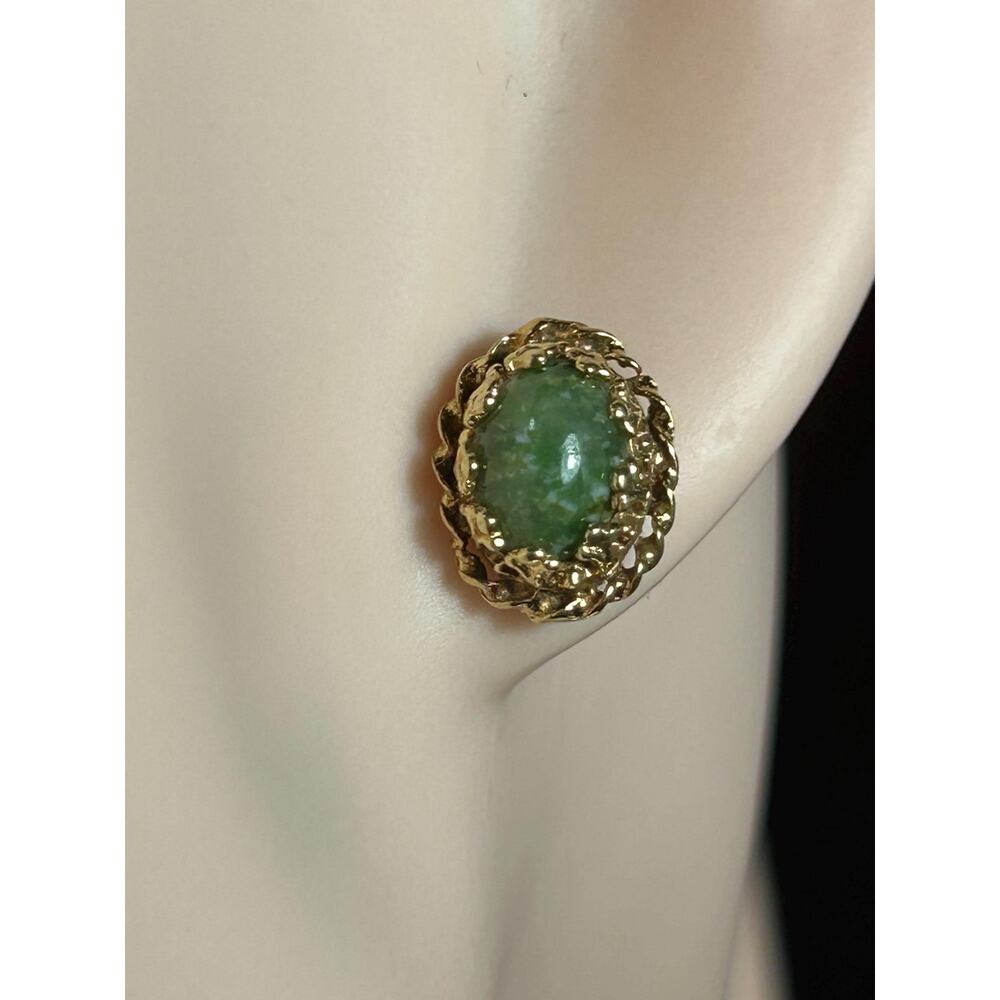 Vintage 14k solid yellow gold green oval gemstone art deco stud post earrings
